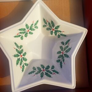 Lenox holiday star shaped dish bowl gold rim